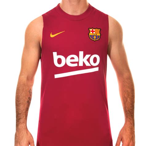 El equipo del fc barcelona juega con los colores azul y grana en bandas verticales, que forman parte de la identidad del equipo catalán. Camiseta Nike Barcelona entreno 2020 2021 Strike | futbolmania