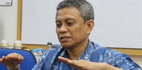Check out other malay translations to the english language: Menteri Jokowi Kerja Sendiri-sendiri Bikin Ekonomi Makin ...