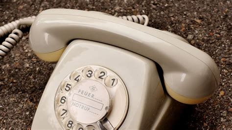 Los Teléfonos Antiguos Vuelven A Resurgir ¿sabrías Usar Uno De Disco