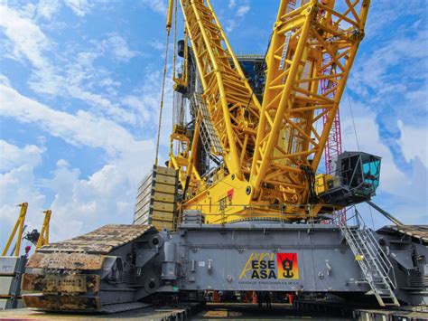 So many different ones, which one would you want to try? Liebherr LR 13000 crawler crane loads massive oil platform ...