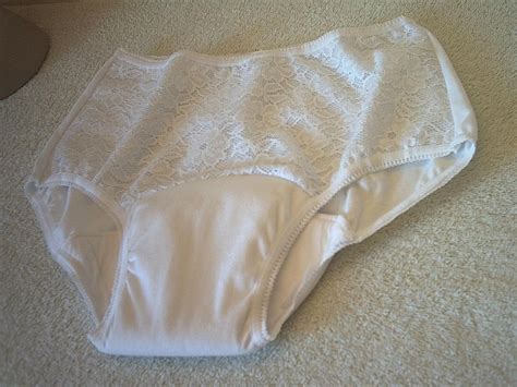 White Lined Lace Ladies Panties Wide Padded Gusset M 12 Ebay