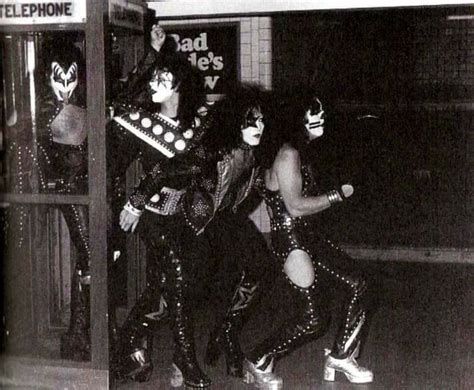Kiss Nyc October 26 1974 Dressed To Kill Photo Shoot Paul