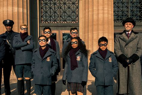 Netflixs Umbrella Academy Trailer Showcases An Offbeat Superhero