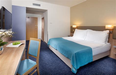 You can use its 5 conference rooms, modern. Accommodation rooms at Holiday Inn Prague Congress Centre ...