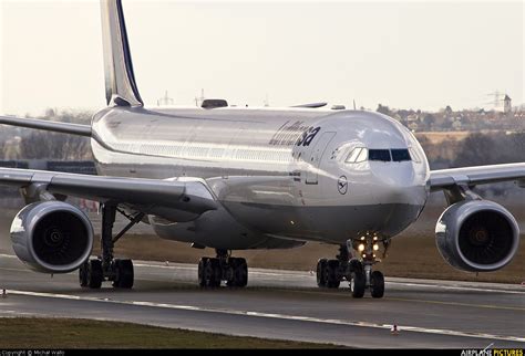 D Aiha Lufthansa Airbus A340 600 At Frankfurt Photo Id 188361