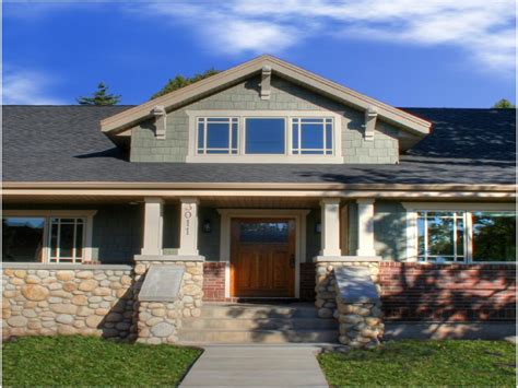 Find small cottages, 1 story farmhouses, modern open floor plans, ranch designs &more! Ranch Style Homes Craftsman Craftsman Style Bungalow ...
