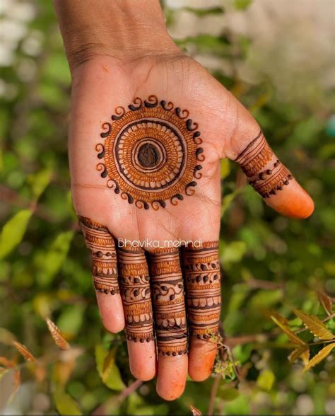 50 Gorgeous And Simple Henna Designs For The Minimalist Mehndi ...