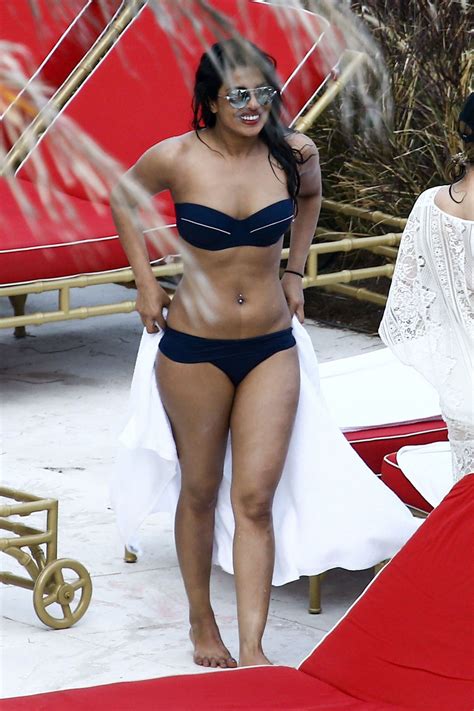 Priyanka Chopra Shows Off Her Bikini Body Hotel Pool In Miami 05122017 • Celebmafia