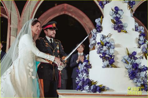 Jordans Crown Prince Hussein Marries Rajwa Al Saif In Royal Wedding Prince William And Kate