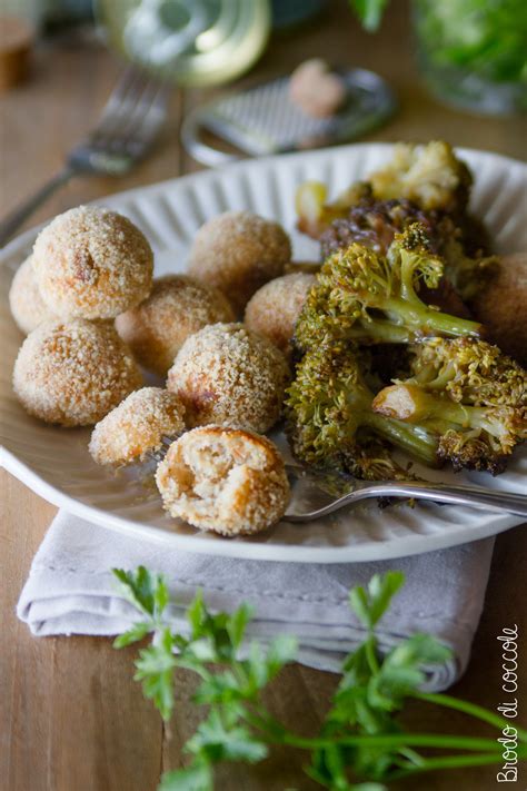 Polpette di tonno e ricotta dai migliori blog di ricette di cucina italiani. Polpette di tonno e ricotta - Brodo di coccole