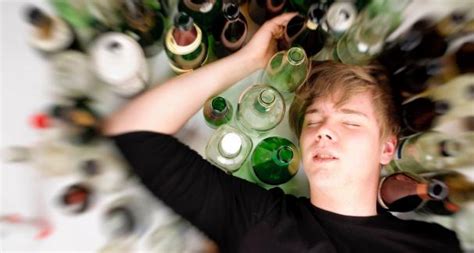 Binge Drinking Thousands Of Young People Treated In Clinics