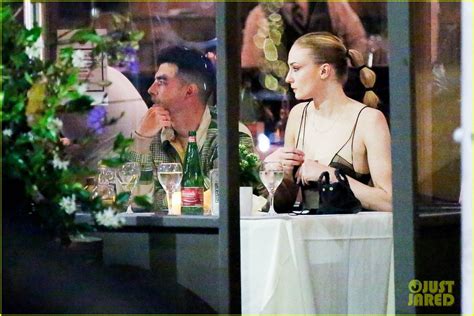 Sophie Turner Wears A Sexy Chic Outfit For Dinner Date With Joe Jonas Photo Joe Jonas