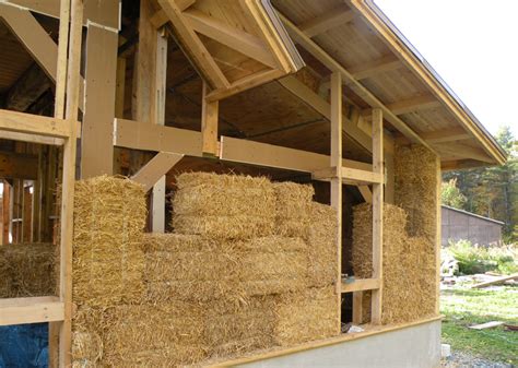 Straw bale construction method google search timber, timber framing and straw bale construction strawbale com, straw bale and timber frame house plans cob house, a beautiful sustainable cabin made from timber mud straw, free. Costruire una economica ed ecosostenibile casa in paglia ...