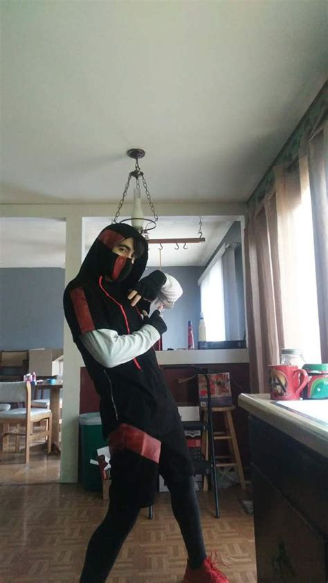 Noir et rouge respirant, absorbant la sueur, aéchage rapide, forte usure. World' s first IKONIK Cosplay! | Fortnite: Battle Royale ...