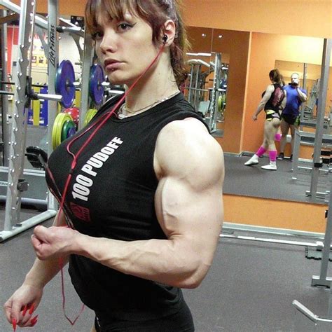 Natalya Kovalyova Shows Us His Big Muscles Strong Girl Abs