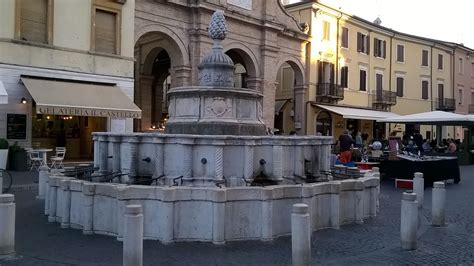 Italy (a country in europe; Mindenütt jóóó: A tengerparton túl - Rimini, Olaszország