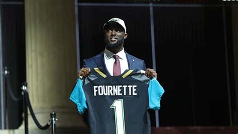 jaguars rookie leonard fournette buys rolex watches for offensive linemen after 1 000 yard