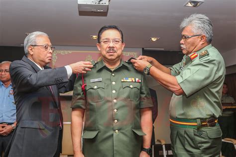 Angkatan tentera malaysia (atm) adalah sebuah organisasi yang berfungsi dan bertanggungjawab untuk mempertahankan kedaulatan dan kemerdekaan negara. Majlis Pemakaian Pangkat Pegawai Tauliah Kehormat Askar ...