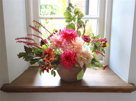 Decorating With Dahlias Simple Ideas To Try At Home The Tea Break