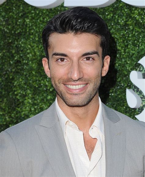 ‘jane The Virgin Star Justin Baldoni Responds To Fan Theories About