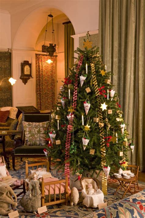 30 Beautiful Victorian Christmas Decorations Ideas  Decoration Love