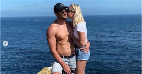 Florent manaudou enjoying the holiday with his girlfriend. Florent Manaudou et sa petite amie Pernille Blume. Août ...