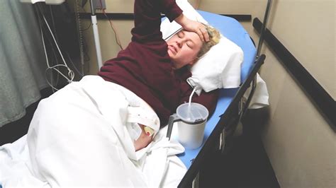 Early signs of labor are lightning and passing the mucus plug. UNEXPECTED LABOR SIGNS! 37 WEEKS PREGNANT! - YouTube