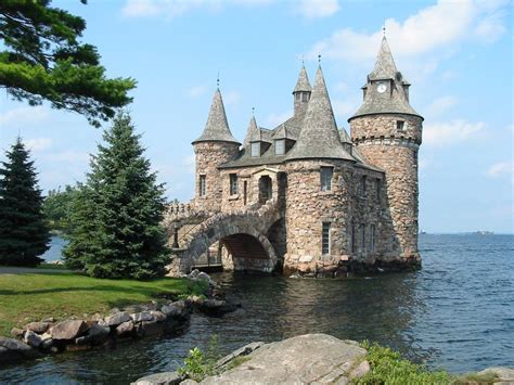 Various structures in the castle include the power house, alster tower, hennery, arch, and a stone gazebo. Boldt Castle, Thousand Islands, New York | Places in usa ...