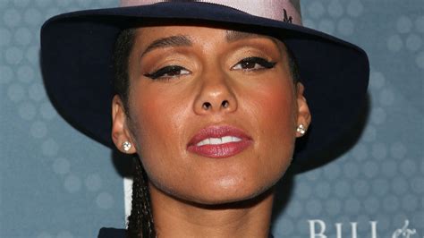 Alicia Keys Nude Photo To Raise Awareness For Aid Groups Couldnt Have