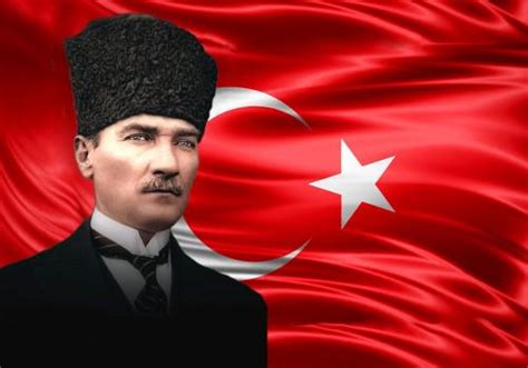 Mustafa Kemal Atat Rk Arka Planda Bayrakla Portresi