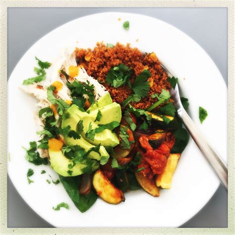 Sharon chen loves quinoa, and one of her favorite ways to make it is this healthy quinoa bowl recipe. Mexican quinoa bowl | Daisies & Pie