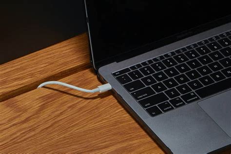 4 how to charge a laptop with a usb. How to charge a laptop without your charger - Spacehop
