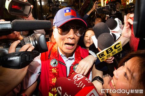 The site owner hides the web page description. 郭台銘酸蔡英文好傻好天真 總統府嗆：失控言行 | ETtoday政治新聞 | ETtoday新聞雲
