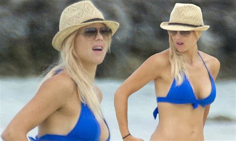 Tiger Woods Ex Wife Elin Nordegren Parades Her Flawless Bikini Body In