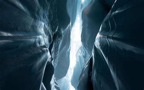 Download Wallpaper 3840x2400 Glaciers Canyon Ice Light 4k Ultra Hd