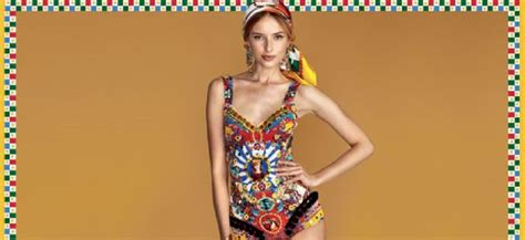 Per una bellezza raffinata che incarna un allure leggendario. Costumi estate 2016, le proposte Dolce e Gabbana | Drezzy