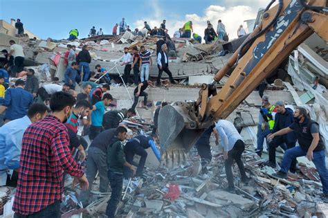 The earthquake killed approximately 563, injured many, and caused considerable damage on the island of bali. Deadly earthquake rocks Turkey, Greece, triggering tsunami
