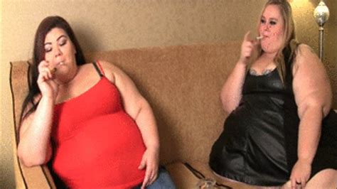 Ssbbw Airabella And Juicy Jazmynne Smoking On The Couch The Best Bbw