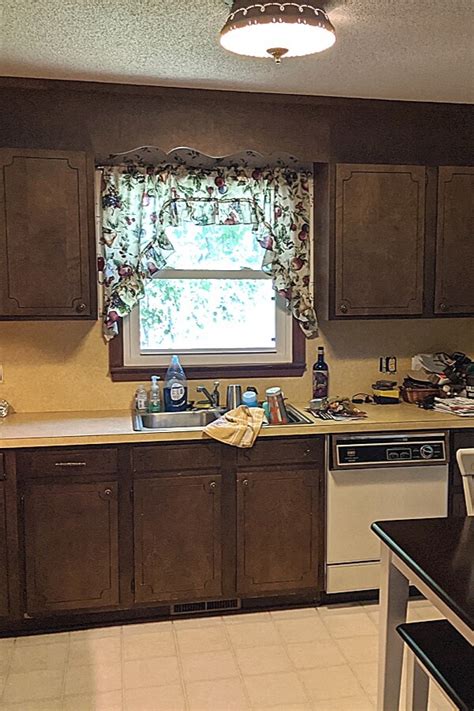On how to paint kitchen cabinets without sanding, select the right material and tools, detach cabinet drawers and doors, clean the entire cabinet, select the right paint, and prepare it accordingly. Paint Kitchen Cabinets Without Sanding Using These Low Stress Steps