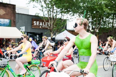 Photos Naked Bikers Kick Off Seattle Summer At The Fremont Solstice Parade Seattle Refined