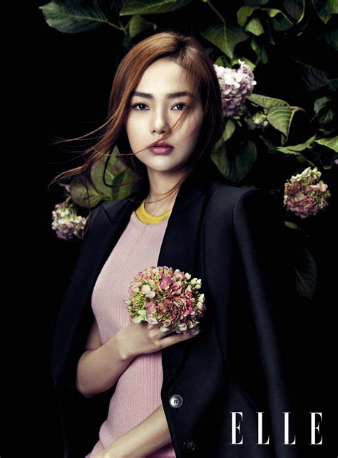 Stream tracks and playlists from minh hằng on your desktop or mobile device. Minh Hằng: "Sống là phải thực tế" - ELLE VN