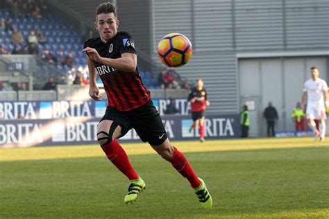 Wie schlägt sich der underdog gegen den titelverteidiger? SV Wehen Wiesbaden: Schnellbacher wieder dabei