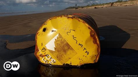 Mystery Oil Spill Pollutes Brazils Beaches Dw 10082019