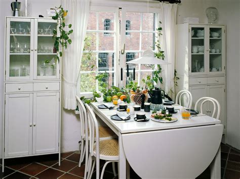 Cute And Small Dining Spaces