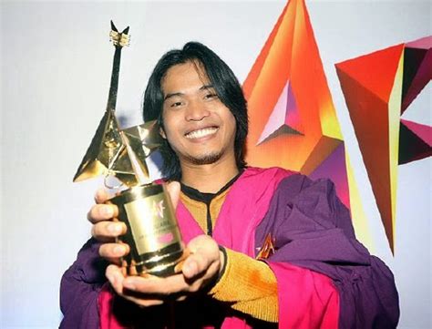 Negaraku negaraku ku beri sepenuhnya ku beri sepenuhnya demi negaraku oh darahku hiduplah sepenuhnya dirgahayu semua. Lagu & Lirik Di Pintumu Nyanyian Firman AF2014 ~ Miss BaNu ...