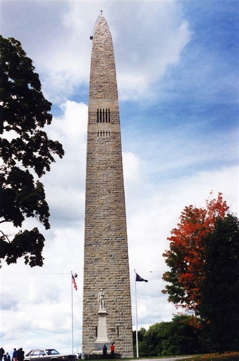 Bennington Battle Monument Built In The Middle Of A Revolutionary War