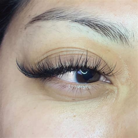 Pin By Marivel Tristan On Lookthoselashes In 2020 Eyelash Extensions