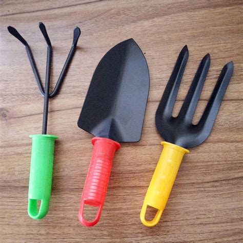 4.5 out of 5 stars 163. 3pcs Gardening Hand Tools Set 197g | Shopee Philippines