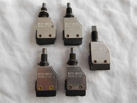Lot Of 5 Vintage Micro Switch 1pb846 T2 Freeport Il Ebay