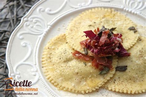 Check spelling or type a new query. Ravioli al radicchio e speck | Ricetta | Ricette, Cibo ...